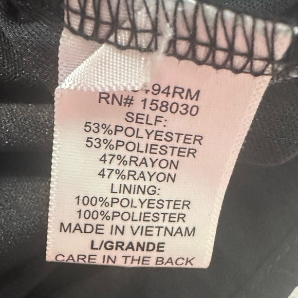 Love Tree Black Sleeveless Romper V-Neck - Picture 11 of 12